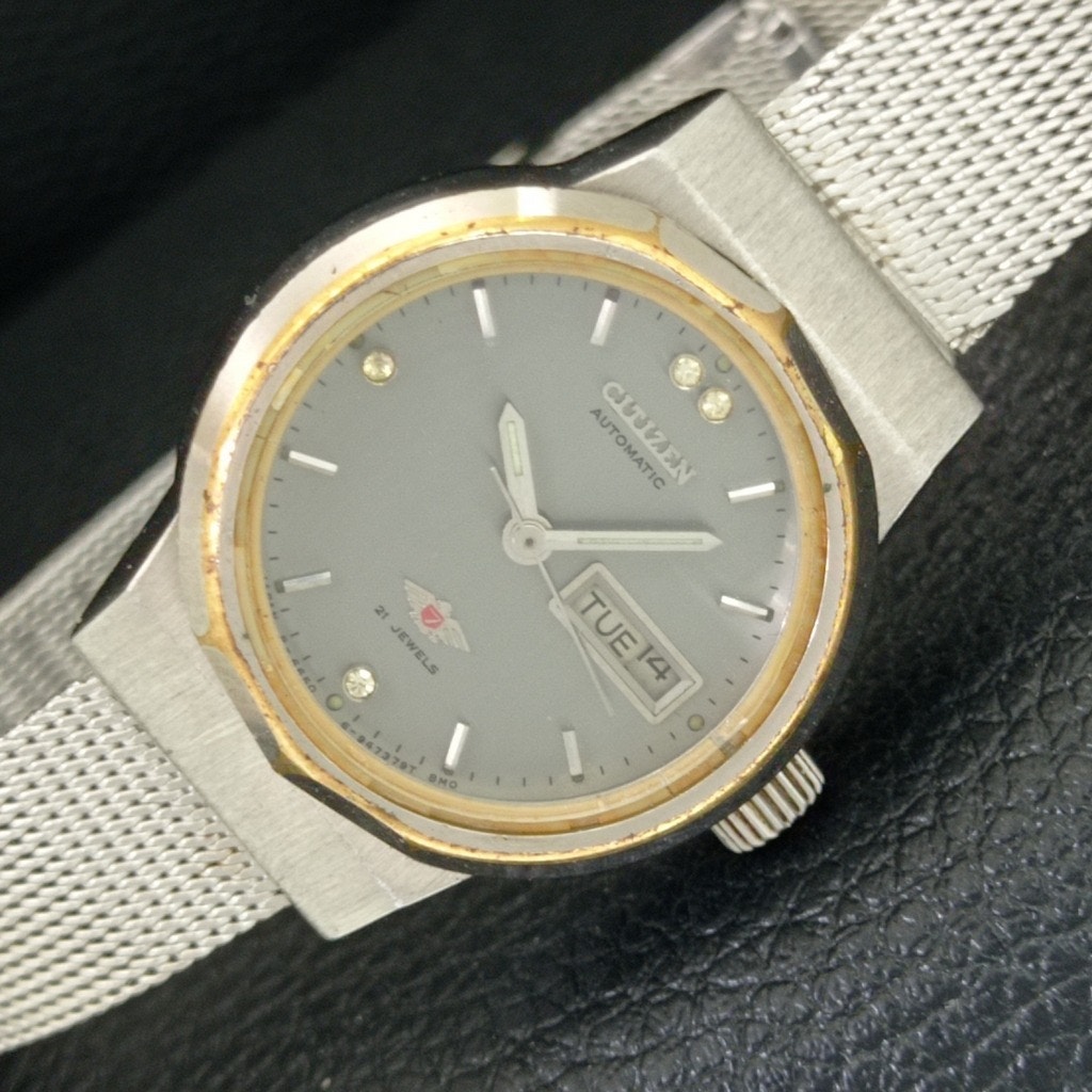 Vintage 1989 Citizen Automatic Womans Silver Watch WDaydate  Gold Accents